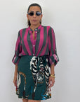 Camicia coreana con bottone fucsia/verde