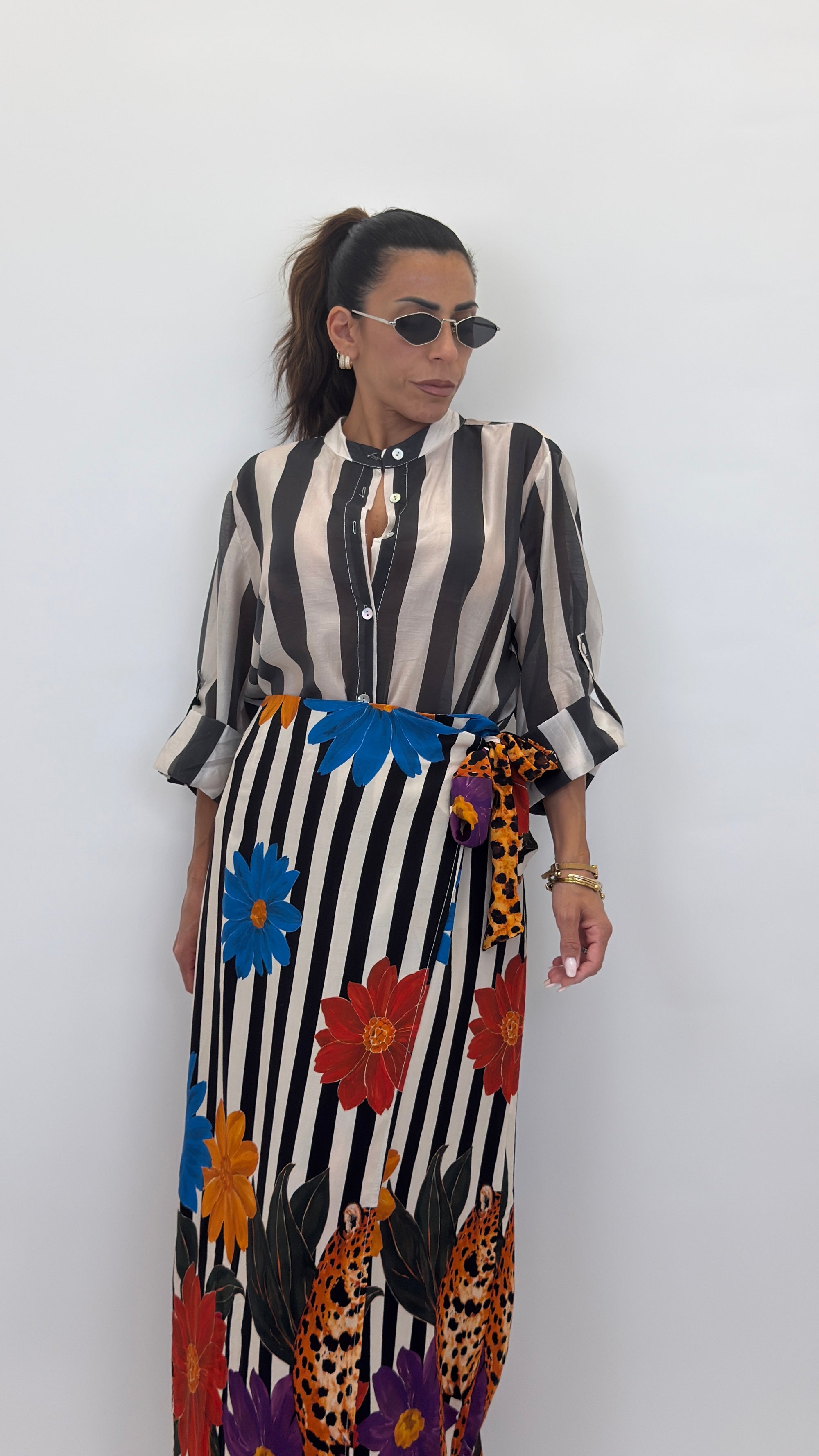 Camicia coreana con bottone bianco/nero